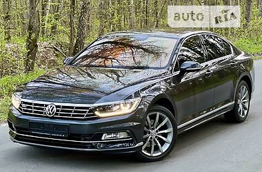 Седан Volkswagen Passat 2018 в Києві