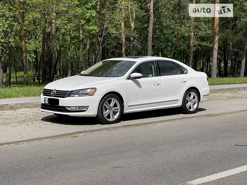 Седан Volkswagen Passat 2012 в Киеве