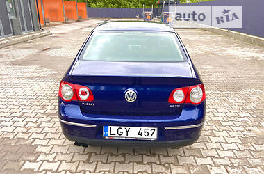 Седан Volkswagen Passat 2005 в Чернигове