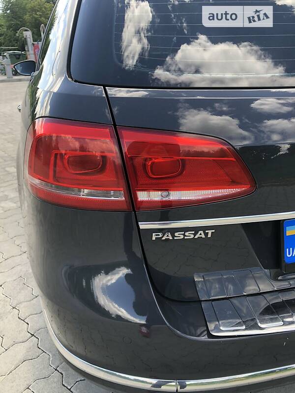 Универсал Volkswagen Passat 2012 в Стрые