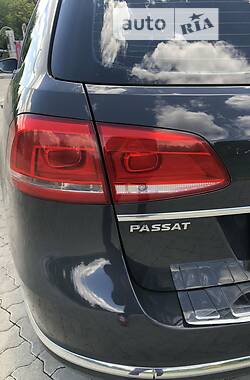 Универсал Volkswagen Passat 2012 в Стрые