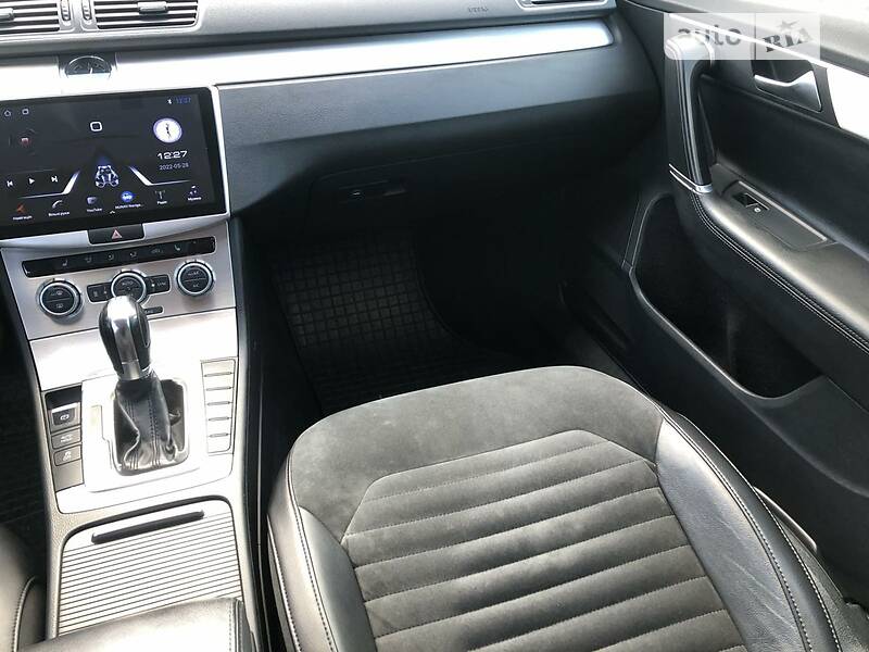 Универсал Volkswagen Passat 2012 в Стрые