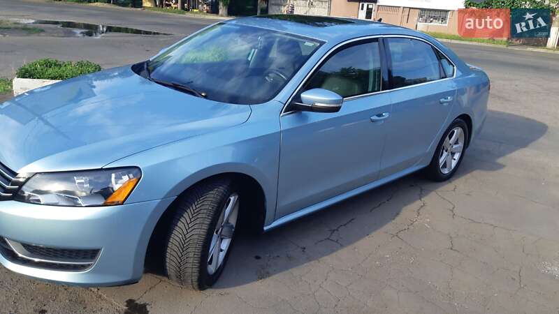 Седан Volkswagen Passat 2013 в Одессе