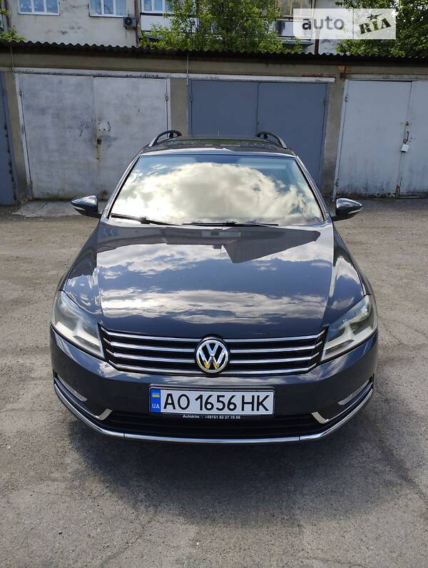 Универсал Volkswagen Passat 2012 в Ужгороде