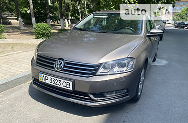 Седан Volkswagen Passat 2011 в Дніпрі