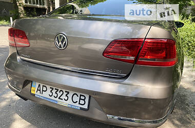 Седан Volkswagen Passat 2011 в Днепре