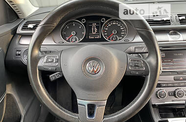 Универсал Volkswagen Passat 2012 в Дрогобыче