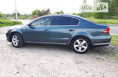 Седан Volkswagen Passat 2012 в Кременчуці