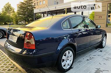 Седан Volkswagen Passat 2003 в 