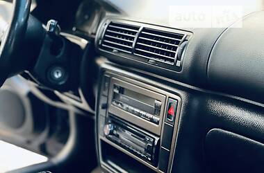 Седан Volkswagen Passat 2003 в 