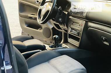 Седан Volkswagen Passat 2003 в 
