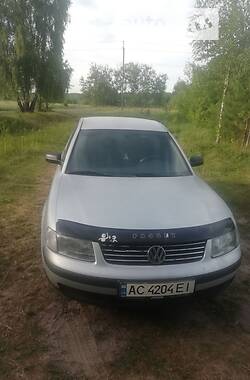 Седан Volkswagen Passat 1997 в Владимир-Волынском