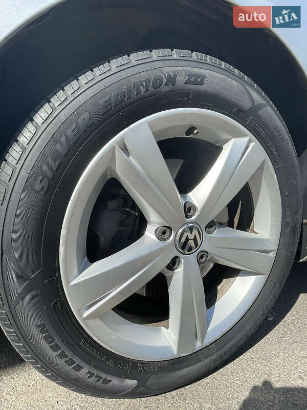 Седан Volkswagen Passat 2012 в Дрогобичі