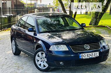 Седан Volkswagen Passat 2003 в 