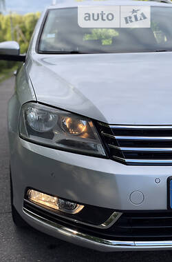 Универсал Volkswagen Passat 2012 в Ровно