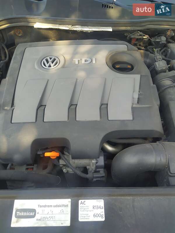 Універсал Volkswagen Passat 2011 в Овручі