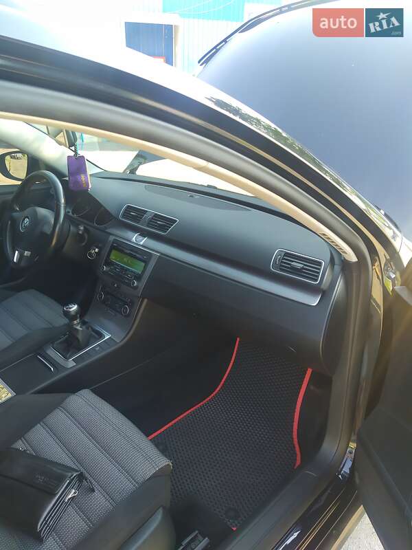 Універсал Volkswagen Passat 2011 в Овручі