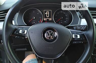 Универсал Volkswagen Passat 2015 в Казатине