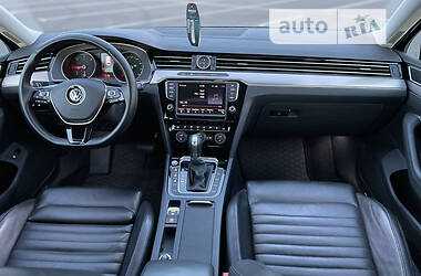 Універсал Volkswagen Passat 2015 в 