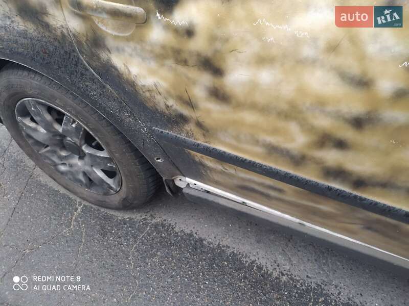 Седан Volkswagen Passat 2003 в Києві