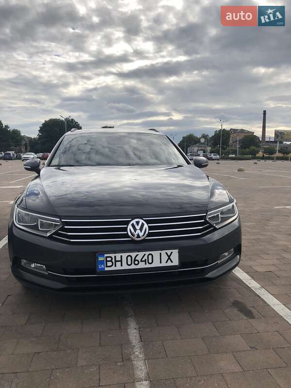 Универсал Volkswagen Passat 2015 в Житомире