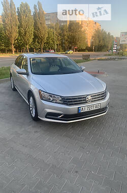 Седан Volkswagen Passat 2016 в Киеве