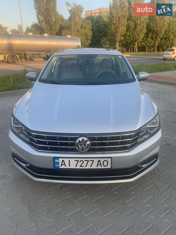 Седан Volkswagen Passat 2016 в Киеве