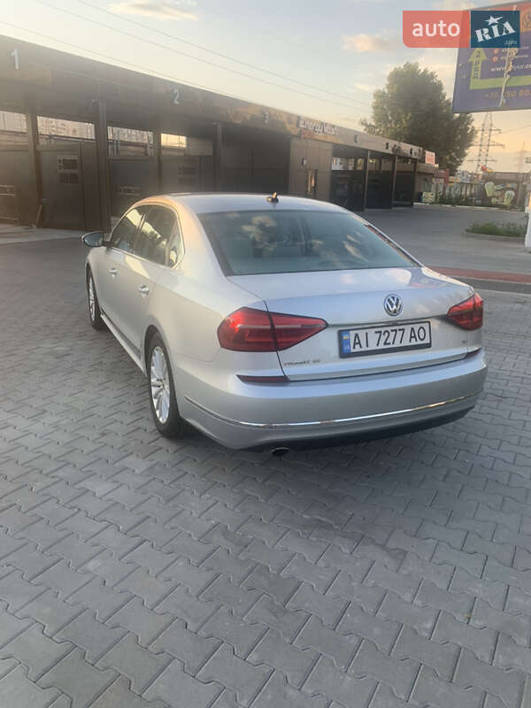 Седан Volkswagen Passat 2016 в Киеве