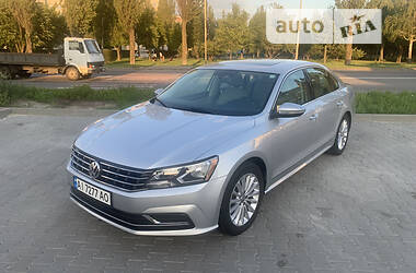 Седан Volkswagen Passat 2016 в Киеве