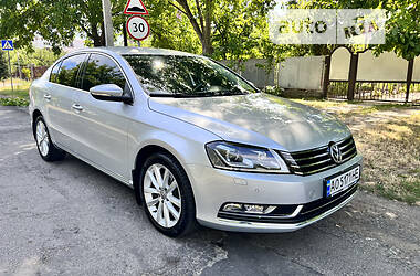 Седан Volkswagen Passat 2013 в Мукачево