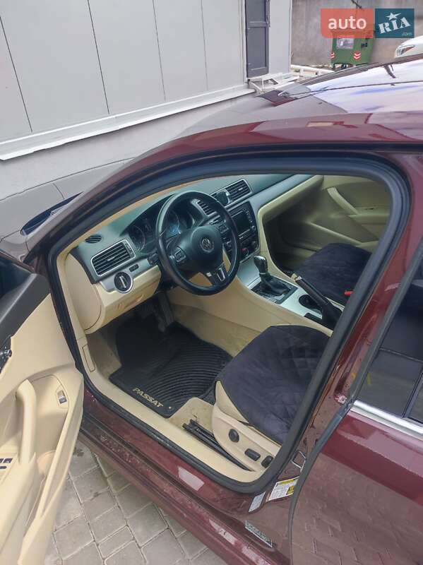 Седан Volkswagen Passat 2012 в Львові
