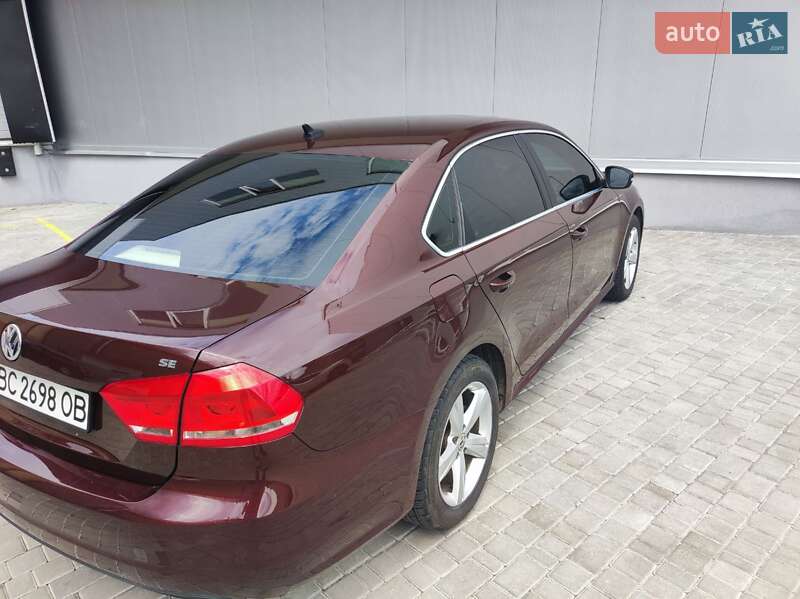 Седан Volkswagen Passat 2012 в Львові