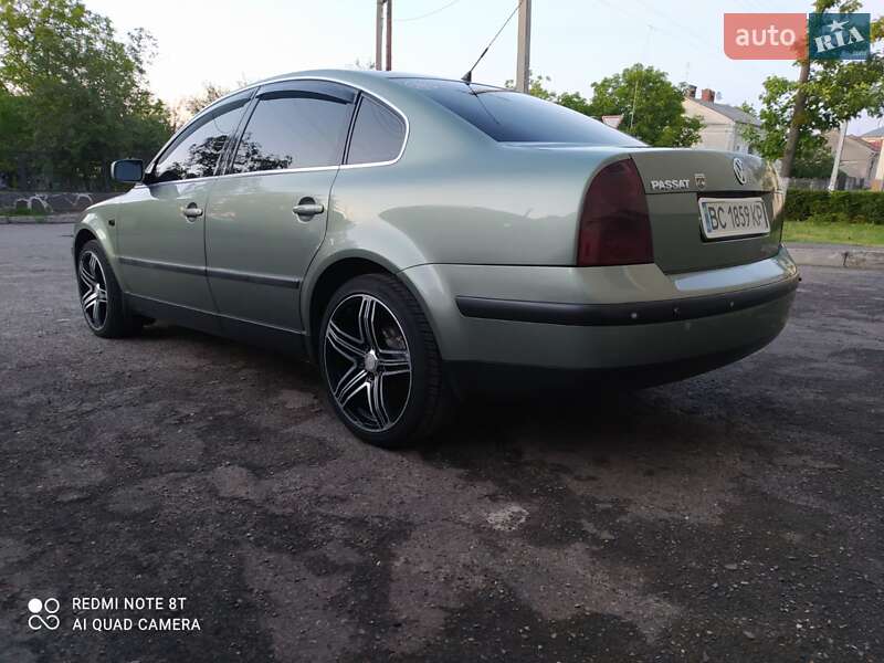 Седан Volkswagen Passat 2001 в Львове