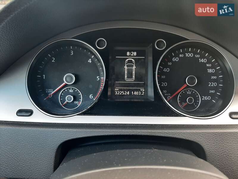 Універсал Volkswagen Passat 2010 в Рівному