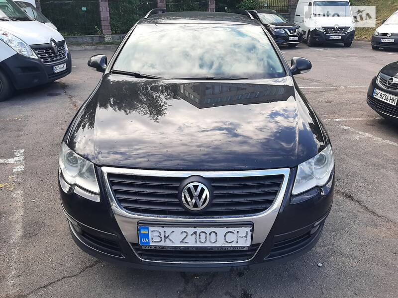 Універсал Volkswagen Passat 2010 в Рівному