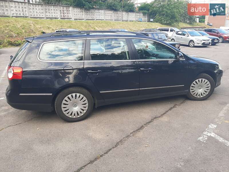 Універсал Volkswagen Passat 2010 в Рівному
