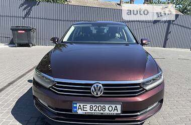 Седан Volkswagen Passat 2017 в Дніпрі