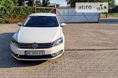 Седан Volkswagen Passat 2013 в Кривом Роге