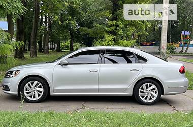 Седан Volkswagen Passat 2018 в Кам'янському