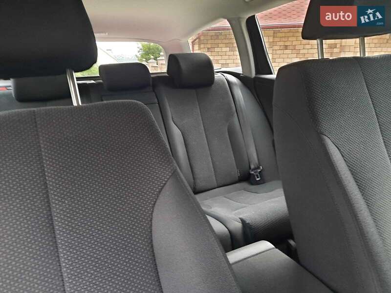 Універсал Volkswagen Passat 2010 в Чернівцях