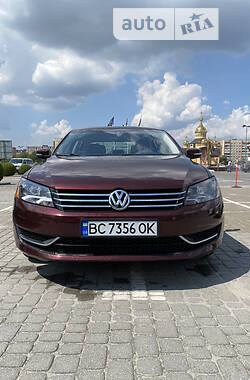 Седан Volkswagen Passat 2012 в Львові