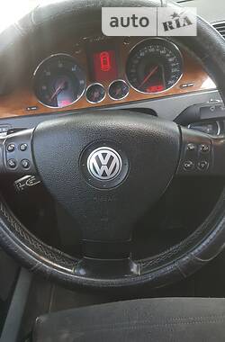 Седан Volkswagen Passat 2006 в Бродах