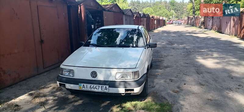 Седан Volkswagen Passat 1991 в Києві