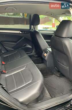 Седан Volkswagen Passat 2013 в 