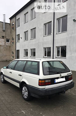 Універсал Volkswagen Passat 1990 в Луцьку