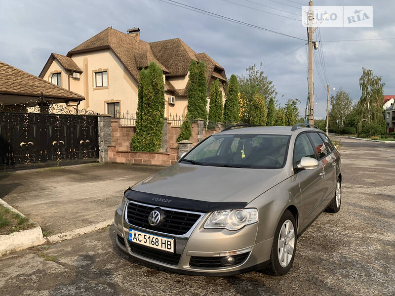 Универсал Volkswagen Passat 2005 в Вараше