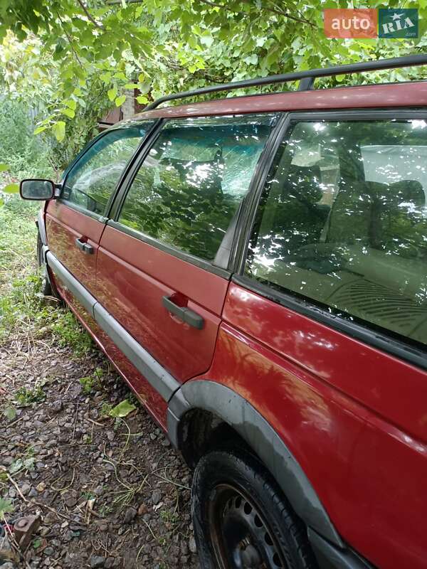Универсал Volkswagen Passat 1993 в Жашкове
