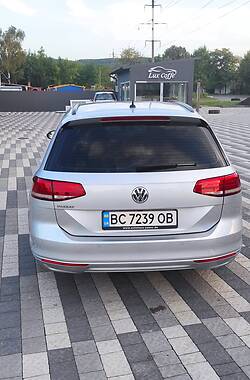 Універсал Volkswagen Passat 2018 в Львові