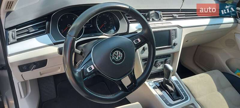 Седан Volkswagen Passat 2017 в Киеве