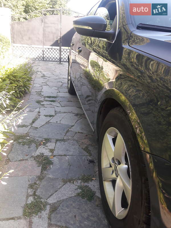 Универсал Volkswagen Passat 2013 в Умани